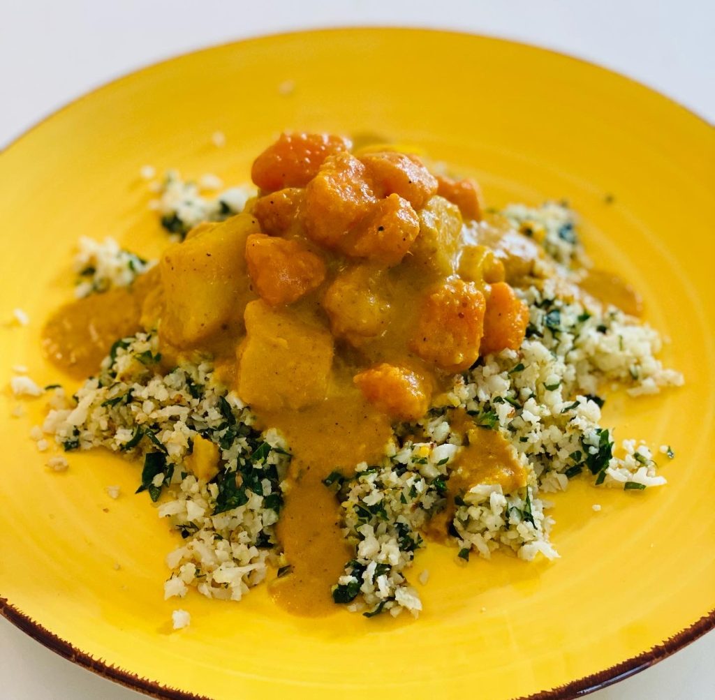 Alferis Balancebistro Reis mit Petersilie übergossen mit Kürbis soße